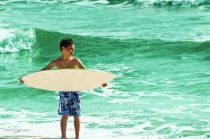 O clima de praia da Cidade do Panamá contribui para uma longa temporada de natação - de março a outubro ou novembro