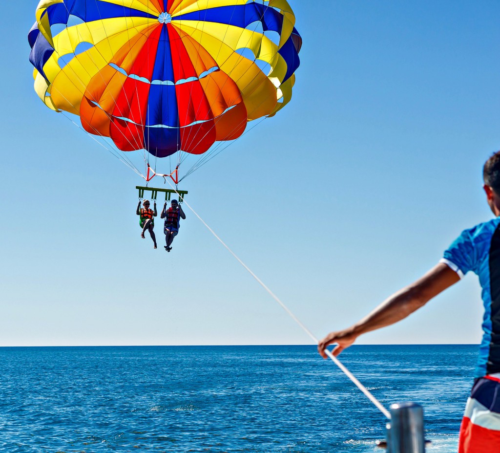 parasailing vs hang gliding
